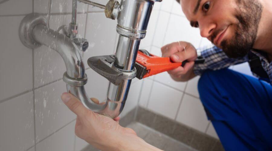 Expert burst pipe repair services in Zaleski, OH